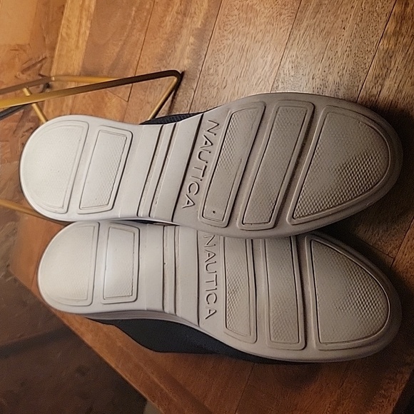 NAUTICA TENNIS SHOES Final Price - Picture 2 of 4